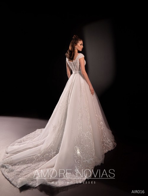 https://amore-novias.com/images/stories/virtuemart/product/AIR016       (3).jpg